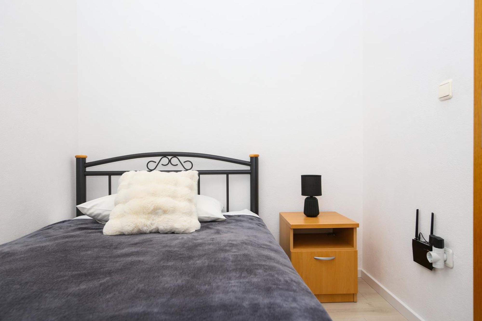 Apartments Vaska Трогир Екстериор снимка