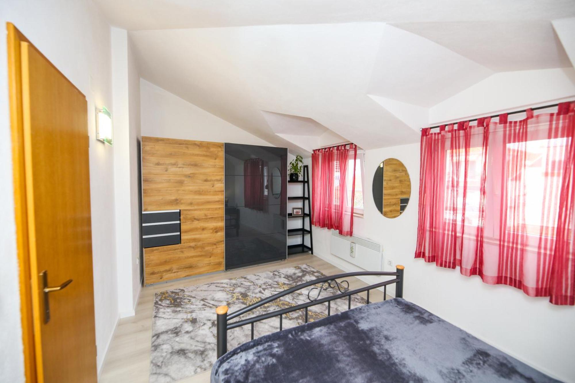 Apartments Vaska Трогир Екстериор снимка