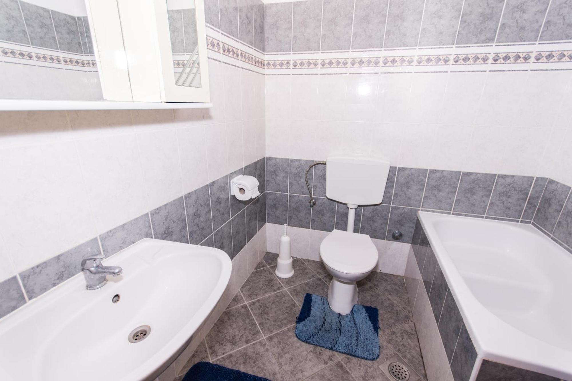 Apartments Vaska Трогир Екстериор снимка