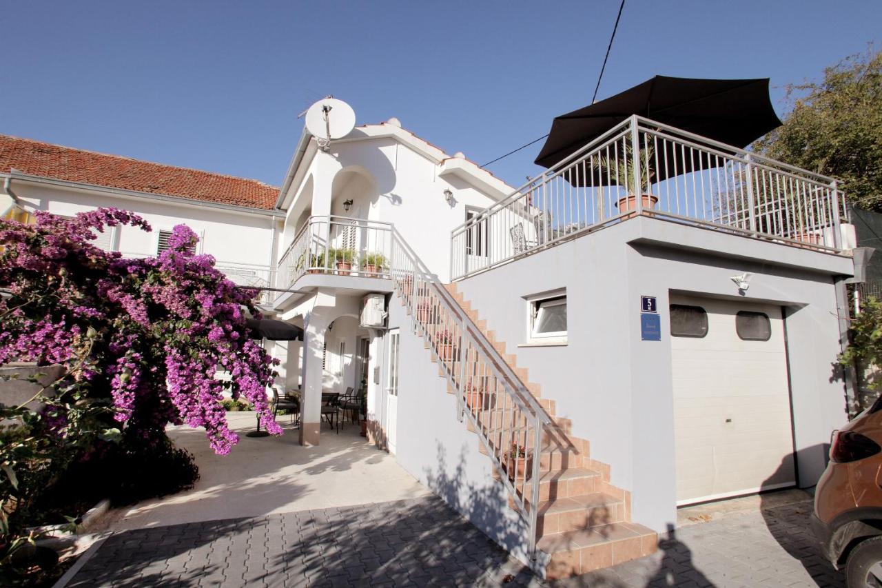 Apartments Vaska Трогир Екстериор снимка