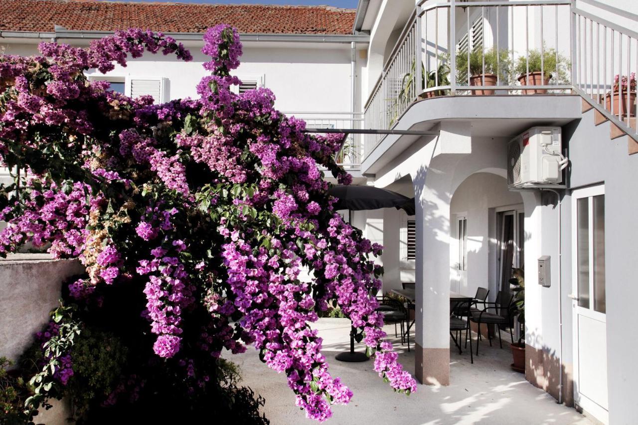 Apartments Vaska Трогир Екстериор снимка