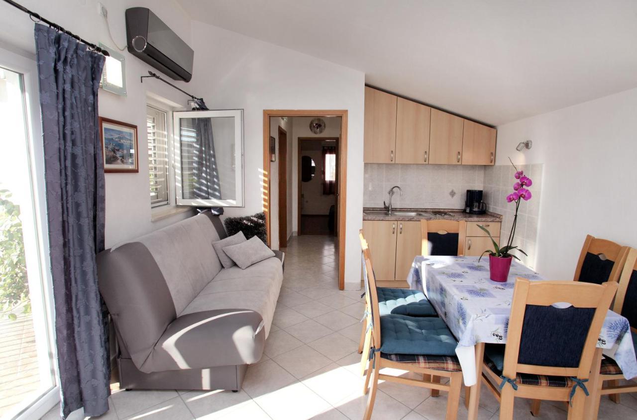Apartments Vaska Трогир Екстериор снимка