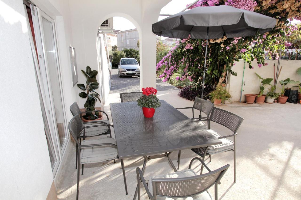Apartments Vaska Трогир Екстериор снимка