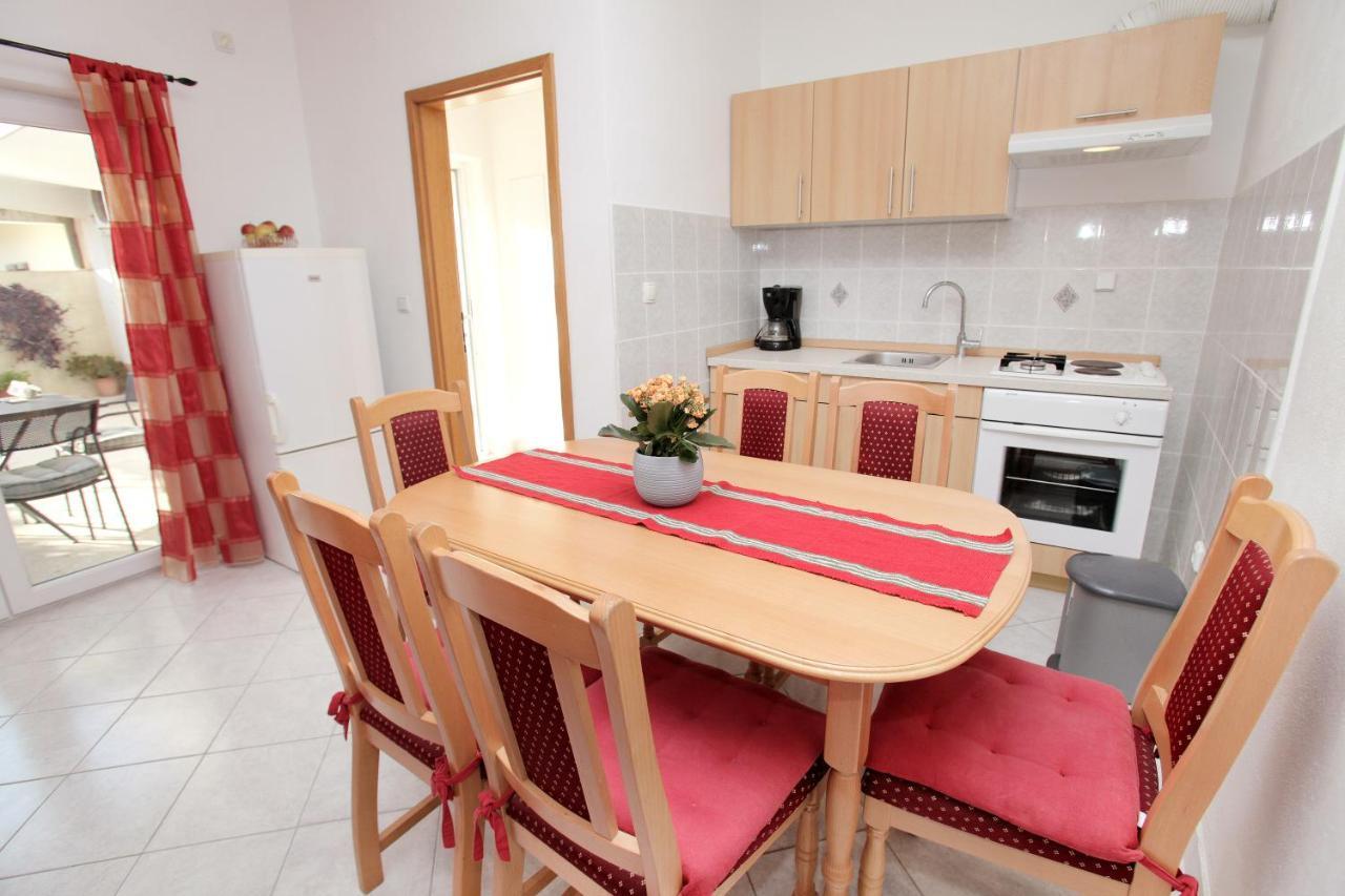 Apartments Vaska Трогир Екстериор снимка