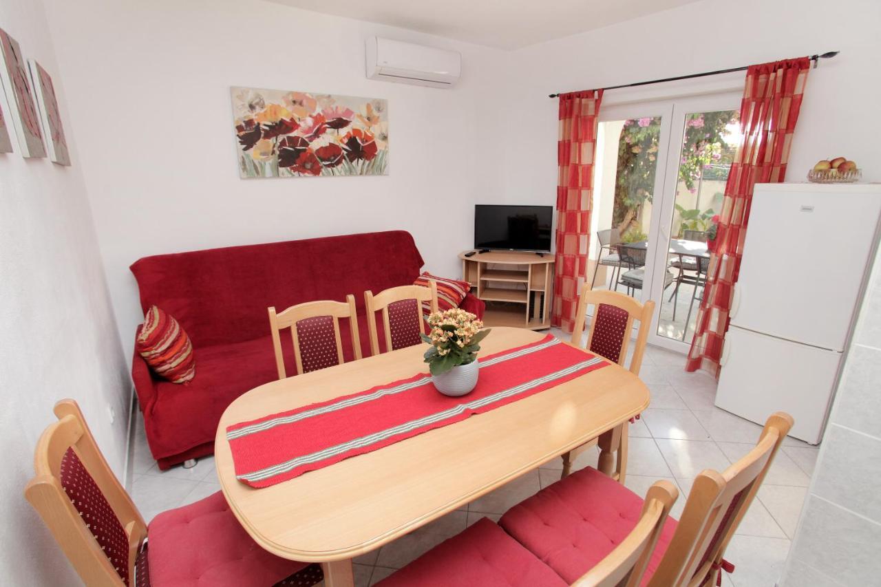 Apartments Vaska Трогир Екстериор снимка