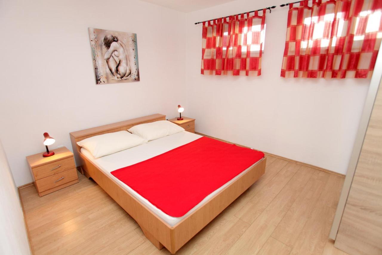 Apartments Vaska Трогир Екстериор снимка